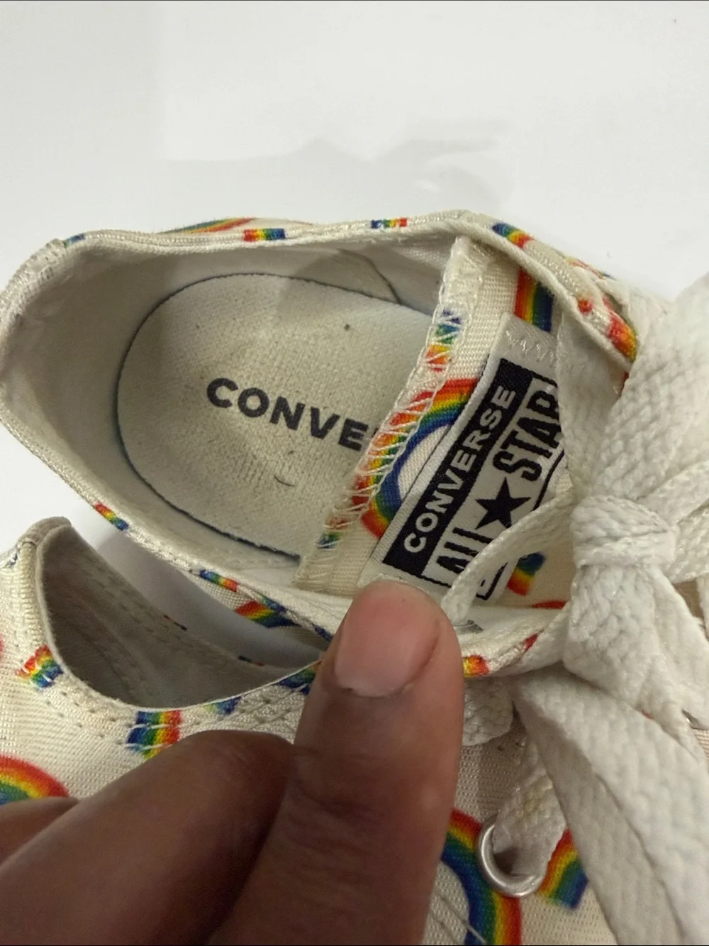 Converse Kids White Canvas Low-Top Sneakers with Rainbow Size 3